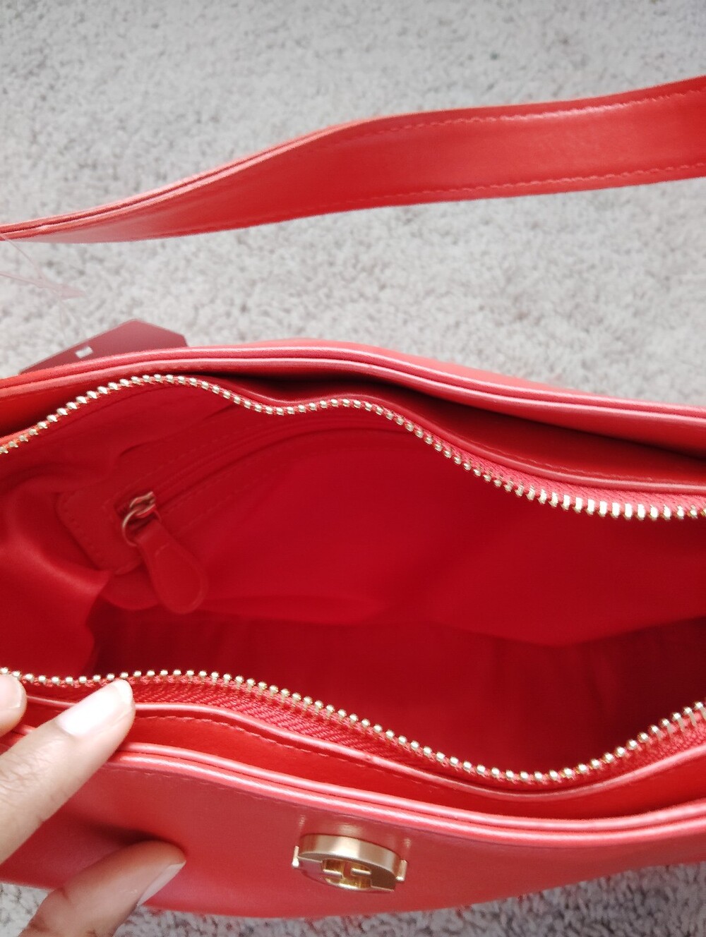 Time & Tru Red Shoulder Bag - Picture 5 of 6